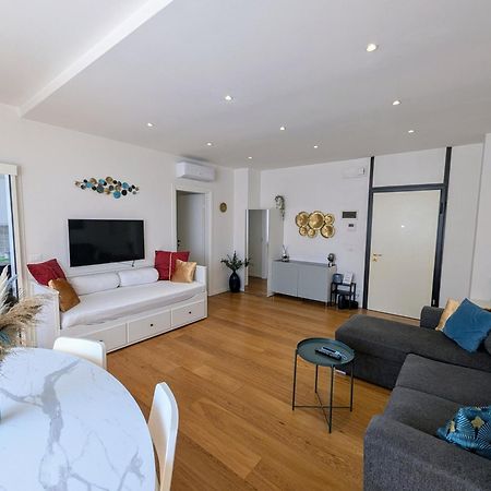 Convenient Family Apt With Private Parking Mestre Exterior foto