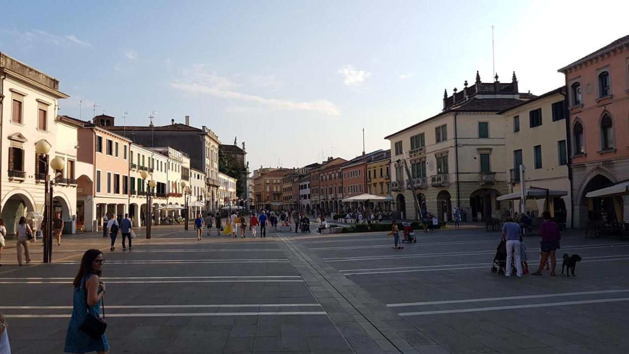 Convenient Family Apt With Private Parking Mestre Exterior foto