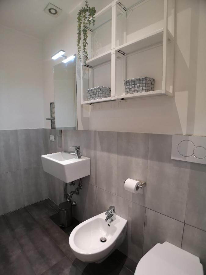 Convenient Family Apt With Private Parking Mestre Exterior foto